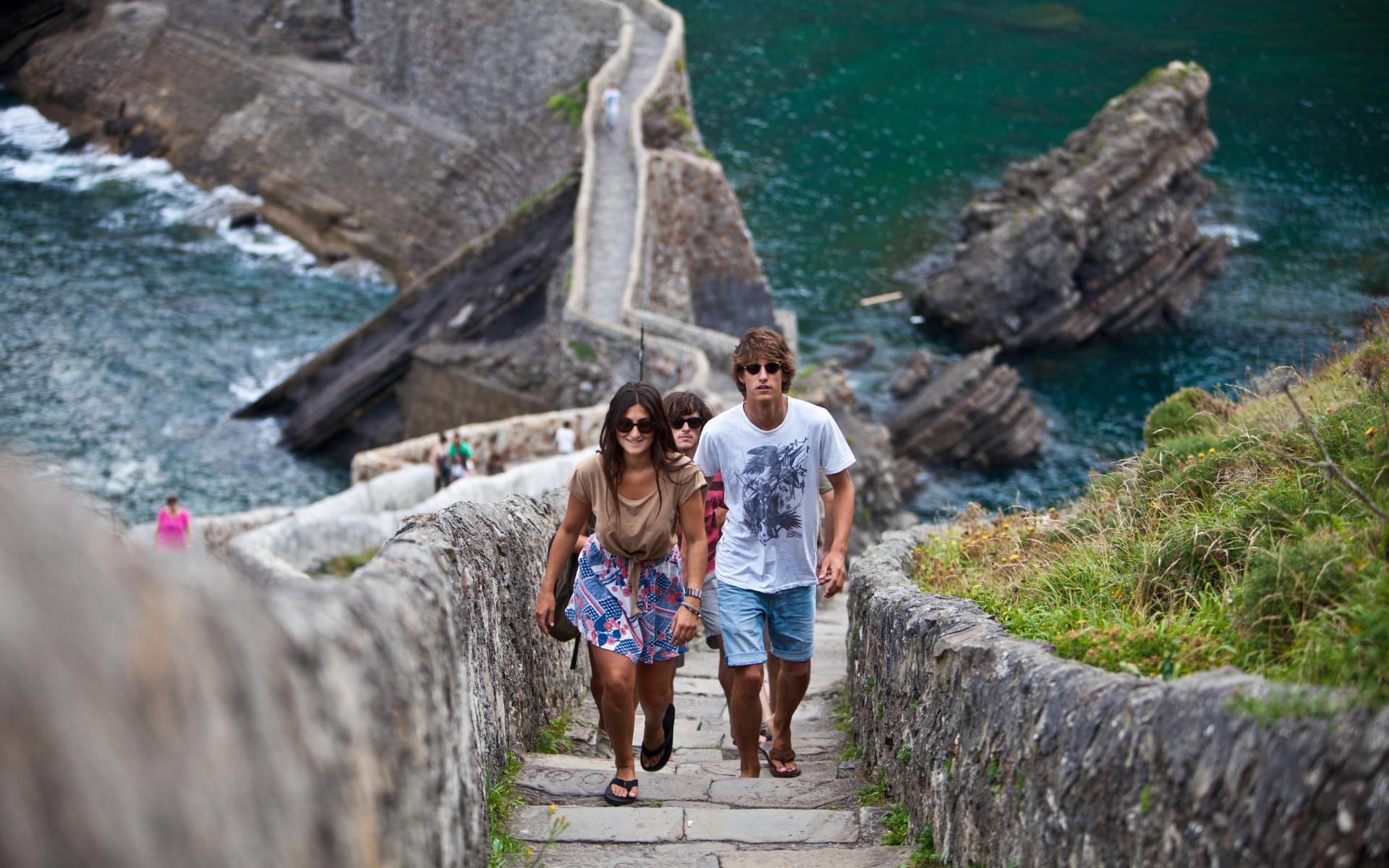 //www.som2travel.es/cdn/images/content/España/pais vascoujyuk.jpg
